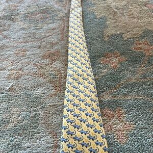 Yellow Vineyard Vines Boy’s tie. Like New!!!
